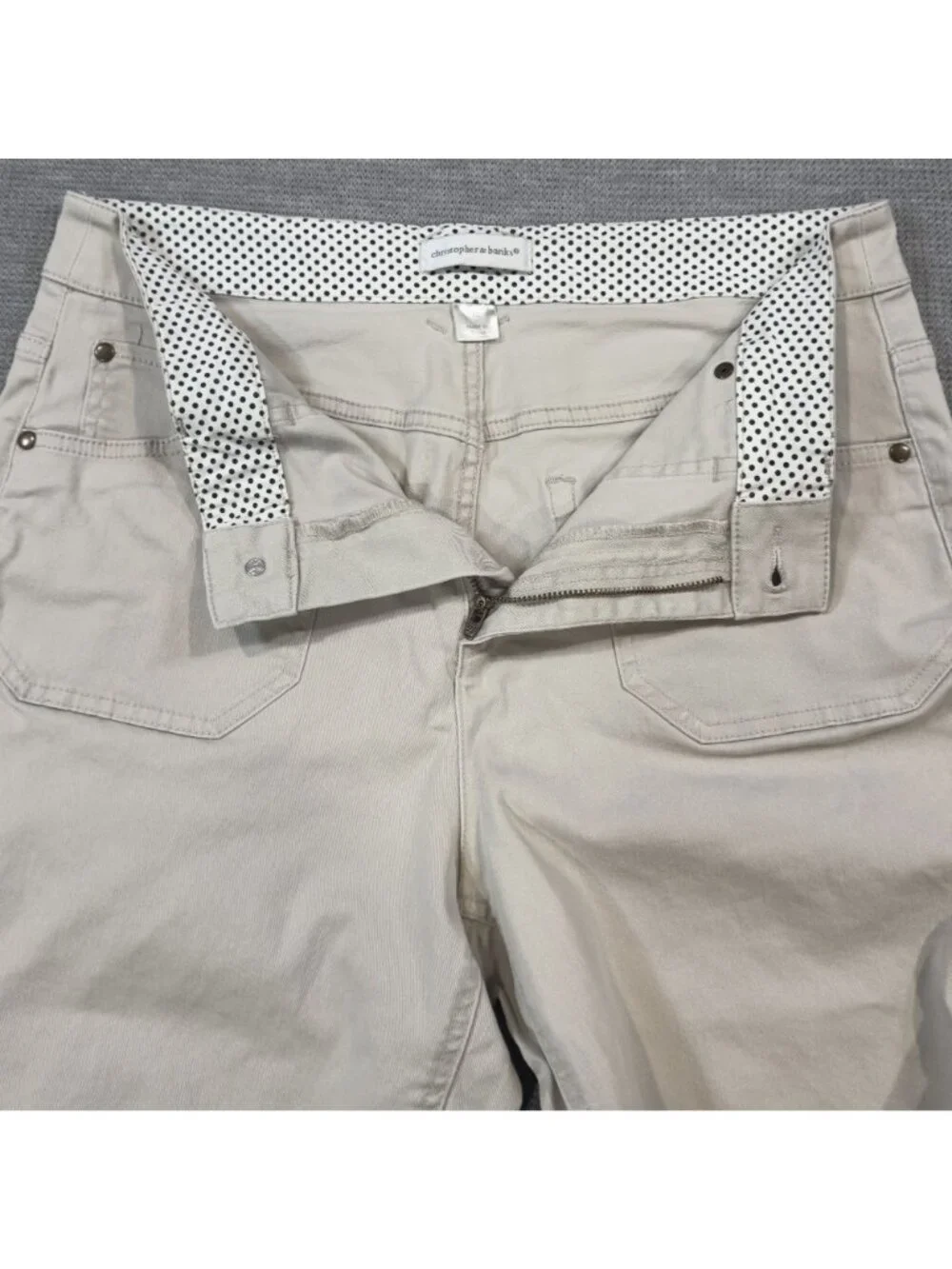 Christopher & Banks Capri Pants Womens Size 10 Beige Button Hem Detail Lt Khaki - Picture 6 of 16